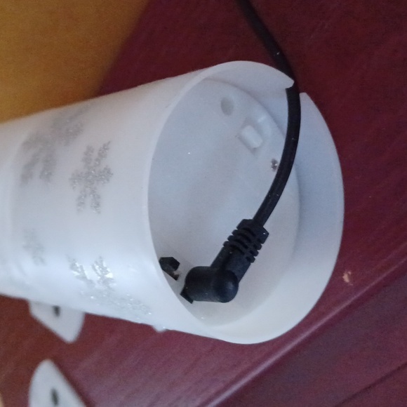 Christmas Ceiling Projector~4 Plates~Plugs in - Picture 7 of 8